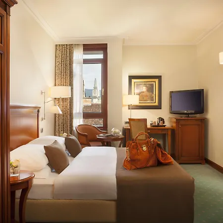 Western Premier Astoria Hotel