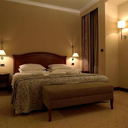 Western Premier Astoria Hotel